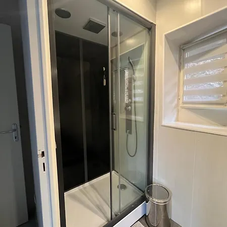 Etape Lembronnaise Bed & Breakfast *